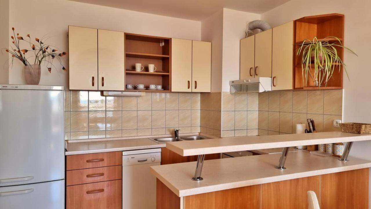 Apartment Cesarica Omis Exterior photo